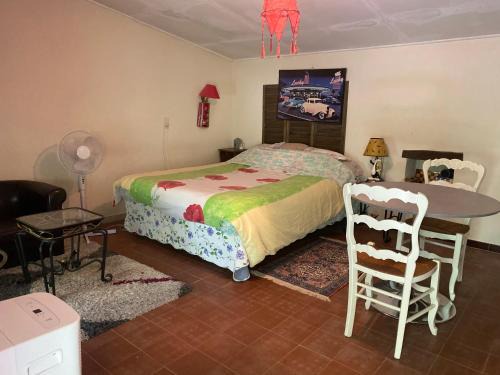 Roquesteron Maison | Chambre campagnarde