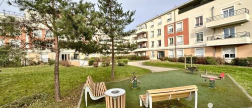 Trappes Lit Et Petit-Déjeuner | Chambre chez raissa, pièces communes partagées 2