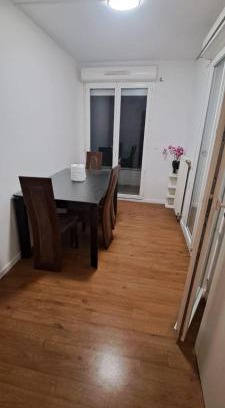 Trappes Maison | chambre chez raissa , pièces communes partagées