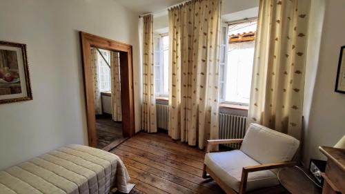 Le Mas-d'Azil Lit Et Petit-Déjeuner | Chambre d'hôtes cœur de village 2-3 pers - maison avec jardin en bord de rivière