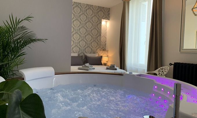 Bourgueil Lit Et Petit-Déjeuner | Chambre d'hôtes de charme & SPA privatif