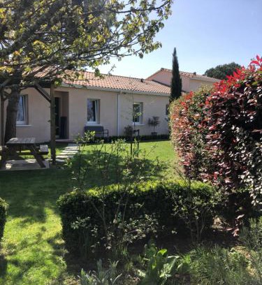Sainte-Helene Maison | Chambre d'Hôtes Les Bacquerins