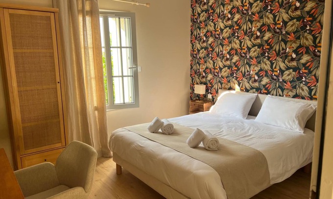 Laplume Lit Et Petit-Déjeuner | Chambre d'hôtes à Laplume dans un domaine avec grande piscine proche d'Agen