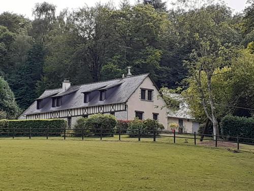 Saint-Ouen-des-Alleux Lit Et Petit-Déjeuner | Chambre à la campagne