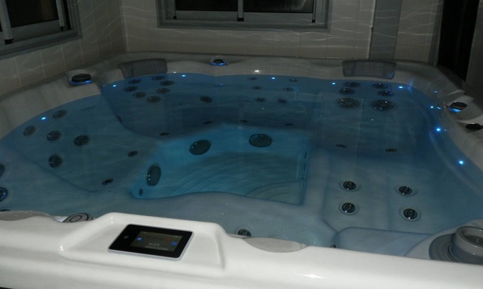 Doue-la-Fontaine Maison | CHAMBRE HOTES PISCINE PRIVATIVE CHAUFFÉE ET JACUZZI PRES SAUMUR ET DOUE EN ANJOU