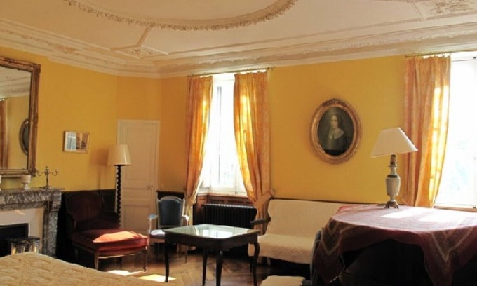 Bez-et-Esparon Lit Et Petit-Déjeuner | -----CHAMBRE JAUNE----