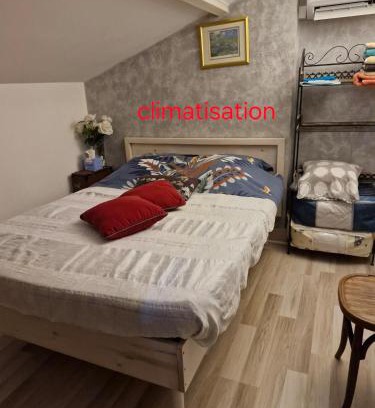 Gontaud Maison | CHAMBRE MANSARDEE VELUX 1 à 4p A62 sortie 6 ou 6 1