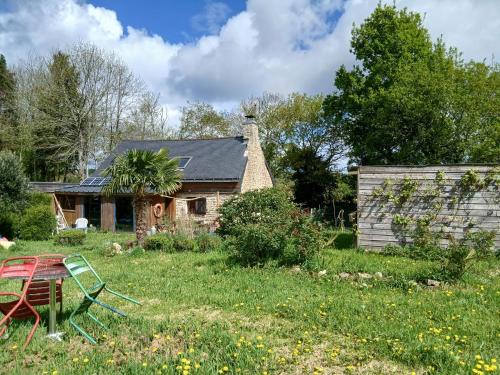 Scaer Lit Et Petit-Déjeuner | Chambre paisible avec jardin à la campagne en Finistère sud