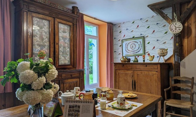 Pellevoisin Lit Et Petit-Déjeuner | Chambre "Pommier" au calme en maison d'hôtes près des châteaux - FR-1-591-487