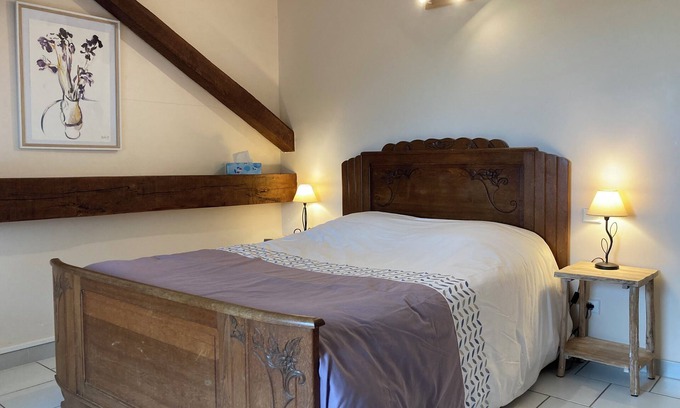 Feneyrols Lit Et Petit-Déjeuner | Agréable chambre privée à la campagne avec salle de douche