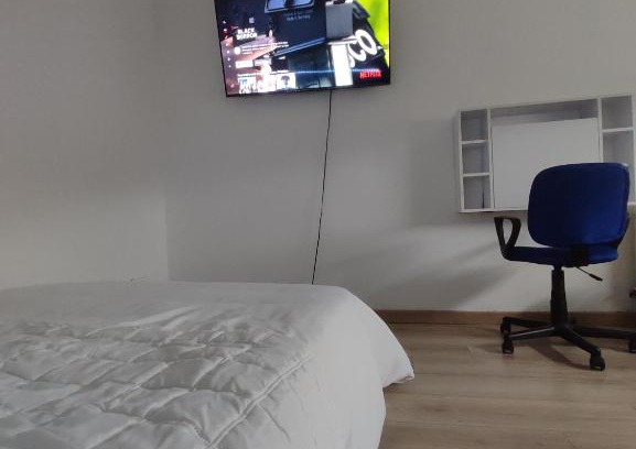 Lille Sud Maison | Chambre privé dans une maison avec terrasse et jardin salles de bain partagées