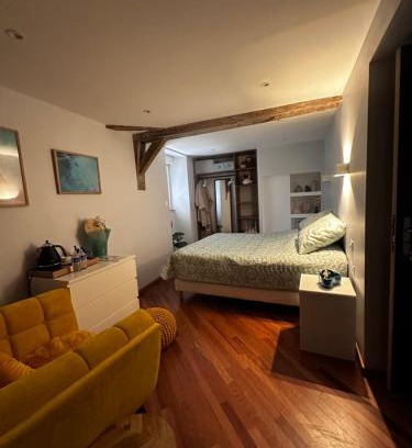 Domagne Maison | Chambre privée avec salle de bain