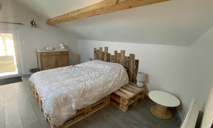 Fontainebrux Lit Et Petit-Déjeuner | Chambre privative chez Toutoune