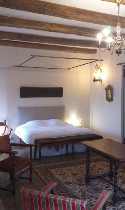 Champagne-Mouton Lit Et Petit-Déjeuner | Chambre Renaissance au Château de Champagne-Mouton