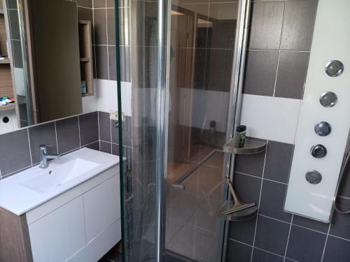 Pallud Maison | Chambre - Sdb Privative - Super Vue