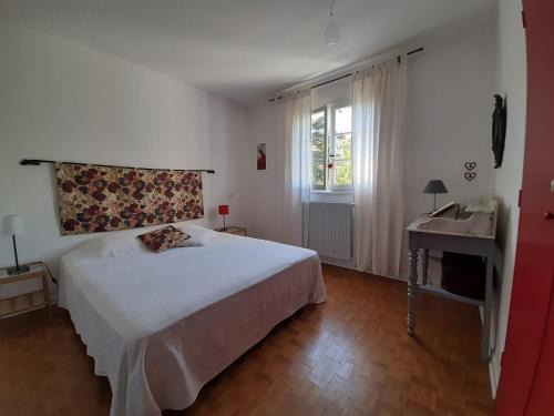 L'Honor-de-Cos Maison | Chambre soignée et accueillante à la campagne - Ch Rouge
