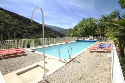 Plaisians Hôtel | Chambre une fenêtre sur le Ventoux la Clue