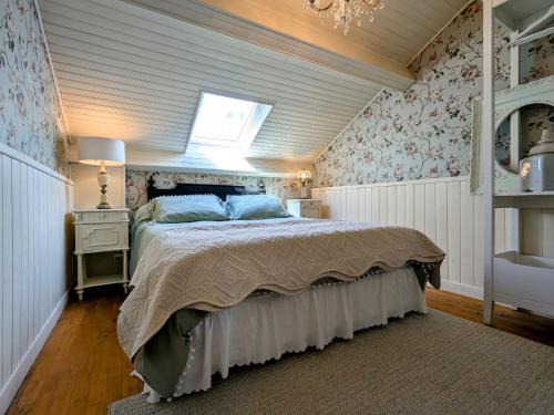 Rosieres Lit Et Petit-Déjeuner | Chambre Verte avec Jardin partagé près du Puy-en-Velay - FR-1-582-498