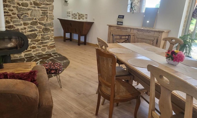 La Gree-Saint-Laurent Maison | chambres d'hôtes et bistrot Le Galouray