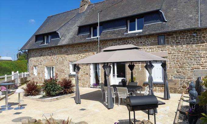 Bazouges-la-Perouse Maison | Chambres d'Hôtes DM