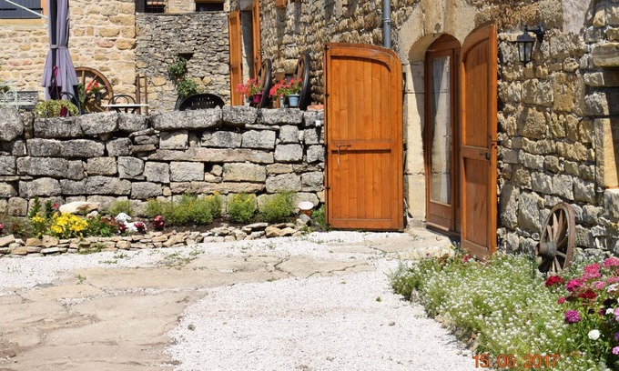 Buzeins Lit Et Petit-Déjeuner | Chambres d'hôtes - Entre Dolmens et Fontaines