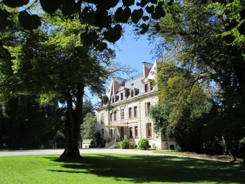 Morvillars Lit Et Petit-Déjeuner | Chambres d'hôtes au Château Léon
