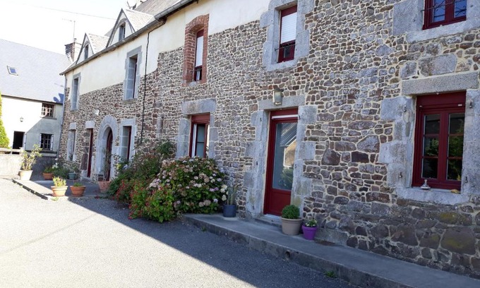 Le Mesnil-Aubert Lit Et Petit-Déjeuner | Chambres d'hôtes Au Hameau