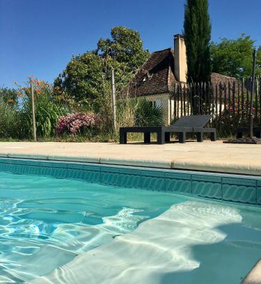 Bergerac Lit Et Petit-Déjeuner | Chambres d'Hôtes L'Ostal de Pombonne