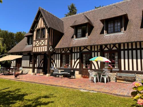 Danestal Maison | Chambres d'Hôtes la BAKATA près de DEAUVILLE