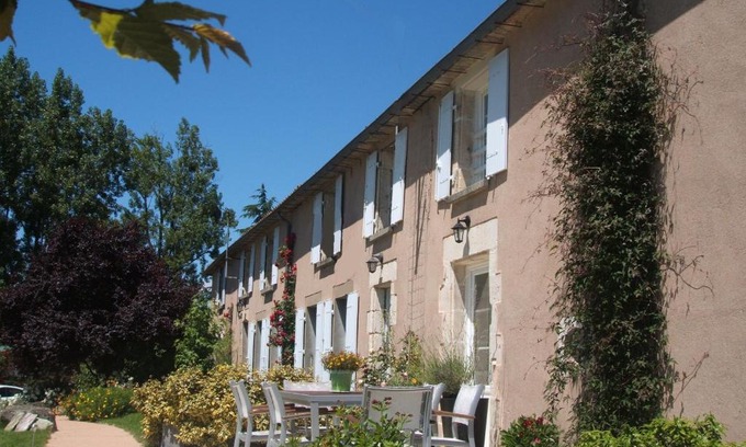 Cheffois Lit Et Petit-Déjeuner | Chambres d'hôtes La Charrière