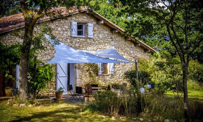 Touget Lit Et Petit-Déjeuner | Chambres d'hôtes, Carla - Ancienne bergerie calme avec piscine et vue panoramic