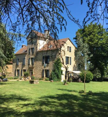 Sainte-Croix Maison | Chambres et table d'hôtes Le cèdre Aveyron