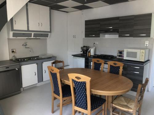 Vulbens Maison | Chambres individuelles avec partie commune ou logement entier si disponible Via Rhôna