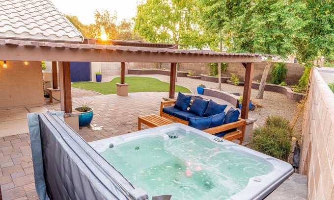 Provinces Master Community Maison | Single Level House, Luxurious Patio, Hot Tub, and Great Parks Nearby