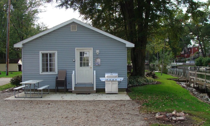 Coldwater Cottage | Channel House - Sur Pointe Lakefront Resort