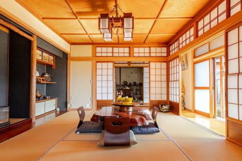 Higashi-osaka Maison | 潮宿enjoykeys A private rental space with a Japanese garden