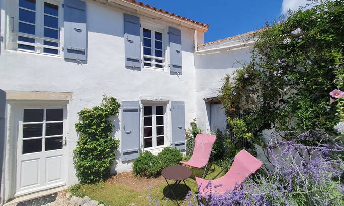 Saint-Clement-des-Baleines Maison | Charme et confort dans une maison rétaise