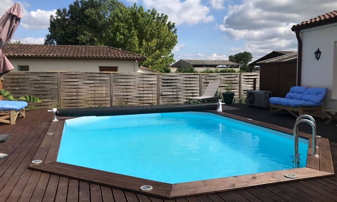 Saint-Medard-de-Guizieres Cottage | Chambre privée dans une maison d'hôtes