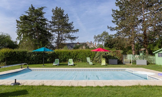 Monteaux Maison | Character Accommodation, 2-4 guests, Heated Pool In The Heart Of Val de Loire