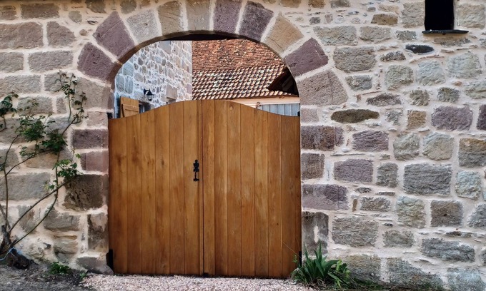 Puy-d'Arnac Maison | GITE DE CARACTERE POUR 10 PERSONNES