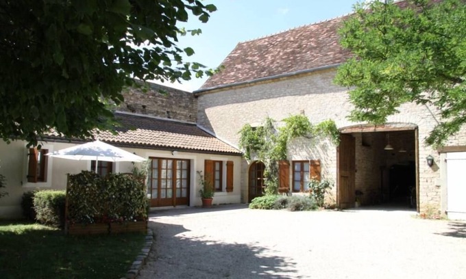 Bresse-sur-Grosne Maison | maison de caractère, charme confort , calme, de plain pied, bien chauffée