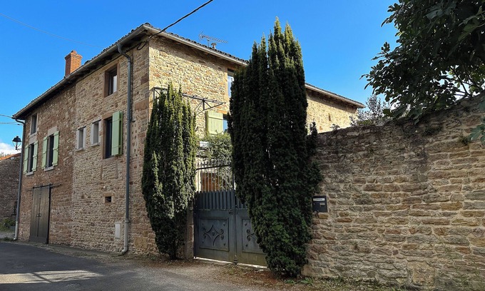 Charnay-les-Macon Maison | Maison de caractère proche vignobles, Le Clos de Laly