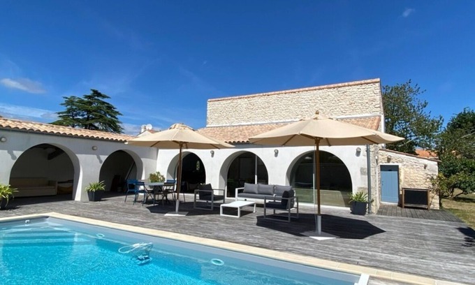 L'Eguille Maison | Chai Rénové T3 avec Piscine