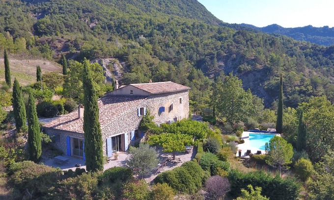 Montaulieu Maison | Mas avec piscine privée et vue imprenable