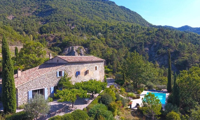 Montaulieu Maison | Mas provençal avec piscine privée et chauffée