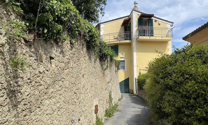 Boissano Maison | Characteristic terrat in historic hamlet 5 minutes from the sea!