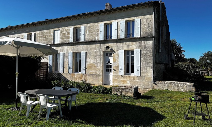Saint-Andre-de-Lidon Maison | Longère charentaise proche Royan
