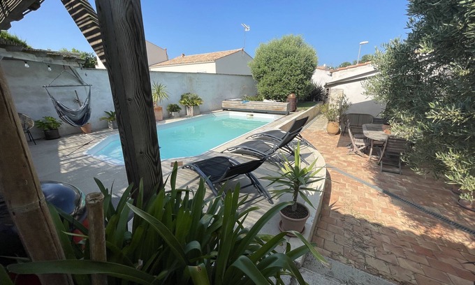 Salles sur Mer Maison | Maison charentaise 135m2, 3 chambres avec jardin et piscine à 5 min de la mer.