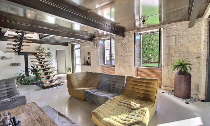 Colombiers Villa | charentaise avec un look industriel