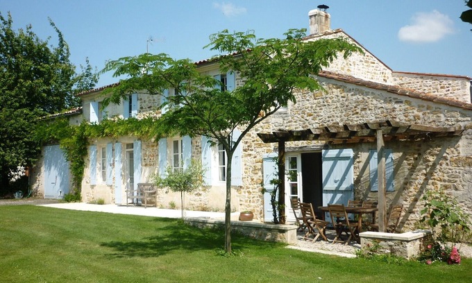 Corme-Royal Maison | Maison charentaise de charme avec piscine privative 25km de la mer